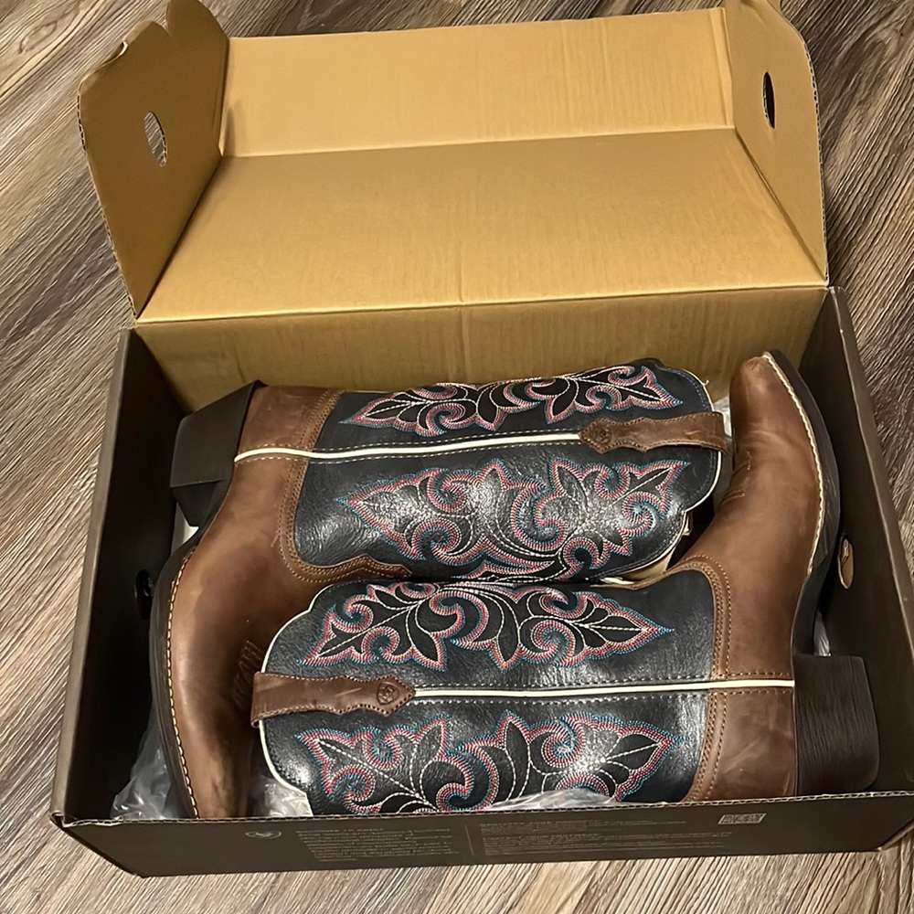 Women’s Ariat Boots Sz.8